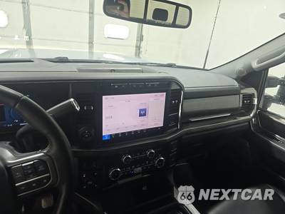 2024 Ford Super Duty F-250 Lariat Crew Cab Medium Bed - zdjęcie 11 z 19 - miniatura