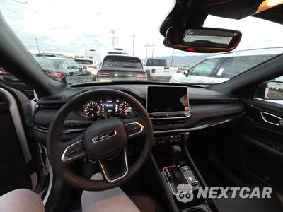 2025 Jeep Compass Latitude - zdjęcie 11 z 22 - miniatura