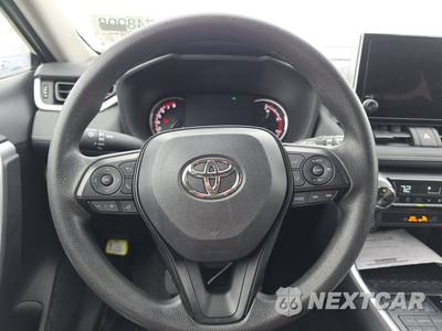 2025 Toyota RAV4 XLE - zdjęcie 10 z 28 - miniatura