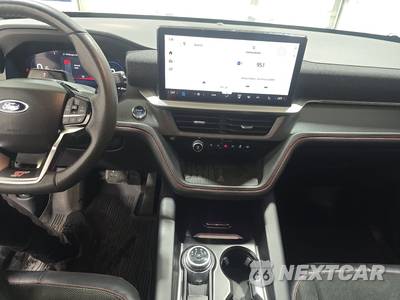 2025 Ford Explorer ST - zdjęcie 11 z 21 - miniatura
