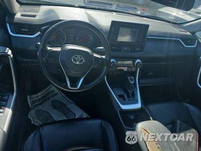 2019 Toyota RAV4 XLE Premium - zdjęcie 14 z 21 - miniatura