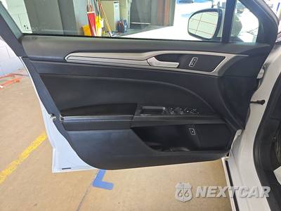 2020 Ford Fusion Hybrid SE - zdjęcie 15 z 40 - miniatura