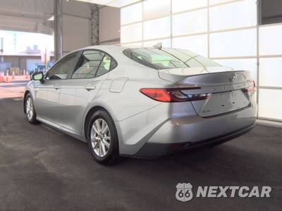 2025 Toyota Camry LE - zdjęcie 6 z 27 - miniatura