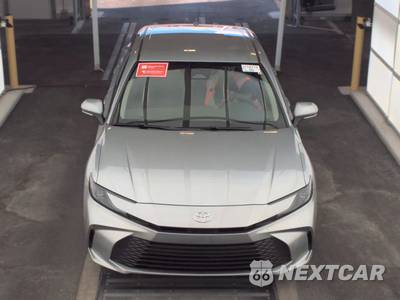 2025 Toyota Camry LE - zdjęcie 2 z 27 - miniatura
