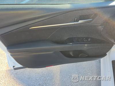 2025 Toyota Camry LE - zdjęcie 9 z 31 - miniatura