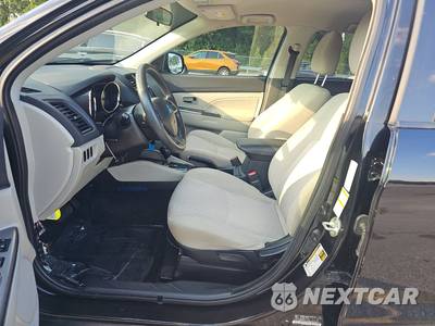 2019 Mitsubishi Outlander Sport ES - zdjęcie 13 z 26 - miniatura