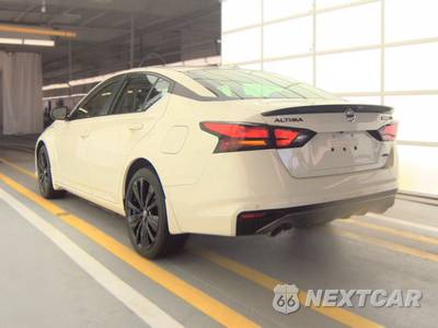 2022 Nissan Altima SR - zdjęcie 6 z 18 - miniatura