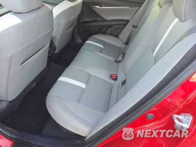 2025 Toyota Camry SE - zdjęcie 13 z 27 - miniatura