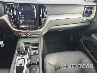 2024 Volvo XC60 B5 Core Dark Theme - zdjęcie 11 z 23 - miniatura