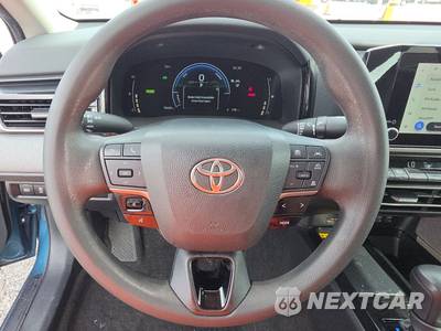 2025 Toyota Camry LE - zdjęcie 10 z 39 - miniatura