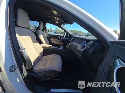 2026 Volvo XC60 B5 Plus - zdjęcie 8 z 27 - miniatura