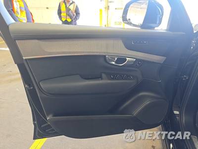 2026 Volvo XC90 B6 Ultra 7-Passenger - zdjęcie 9 z 23 - miniatura