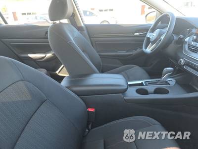 2025 Nissan Altima SV - zdjęcie 8 z 22 - miniatura