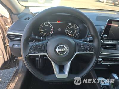 2025 Nissan Altima SV - zdjęcie 10 z 22 - miniatura