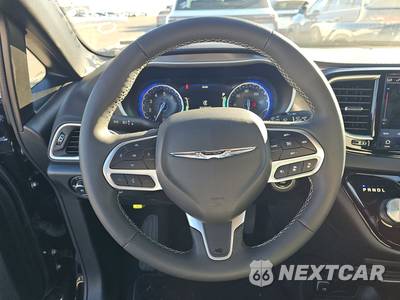2025 Chrysler Pacifica Select 121.6" WB - zdjęcie 10 z 33 - miniatura