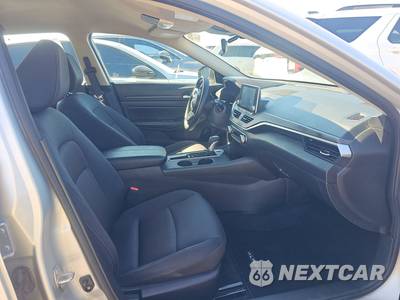 2025 Nissan Altima SV - zdjęcie 8 z 18 - miniatura
