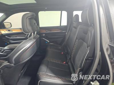 2022 Jeep Grand Cherokee Summit Reserve - zdjęcie 13 z 23 - miniatura