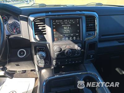 2017 Ram 1500 Night Crew Cab Medium Bed - zdjęcie 11 z 41 - miniatura