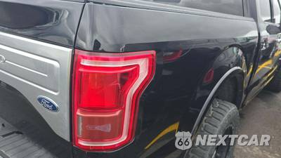 2017 Ford F-150 Limited Crew Cab Short Bed - zdjęcie 22 z 40 - miniatura