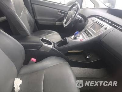 2013 Toyota Prius Four - zdjęcie 8 z 34 - miniatura