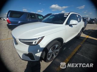 2024 Volvo XC40 B5 Plus Bright Theme