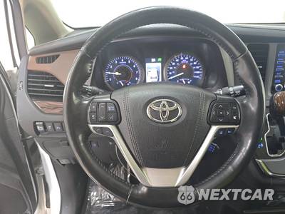 2019 Toyota Sienna Limited Premium 7-Passenger 119.3" WB - zdjęcie 10 z 19 - miniatura
