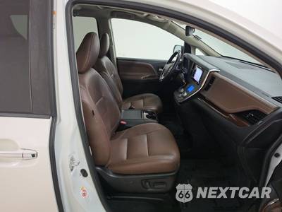 2019 Toyota Sienna Limited Premium 7-Passenger 119.3" WB - zdjęcie 8 z 19 - miniatura