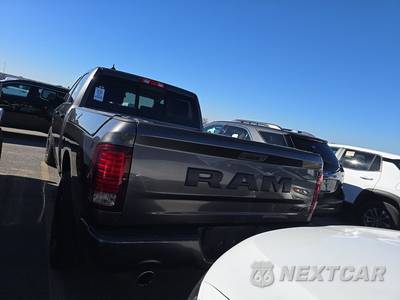2017 Ram 1500 Night Crew Cab Medium Bed - zdjęcie 5 z 41 - miniatura