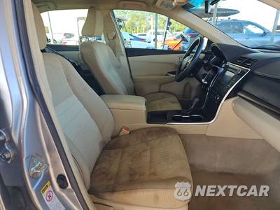 2017 Toyota Camry LE - zdjęcie 8 z 43 - miniatura
