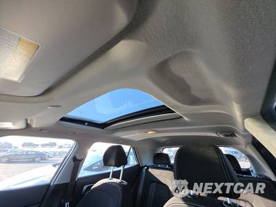 2025 Hyundai Venue SEL - zdjęcie 17 z 25 - miniatura