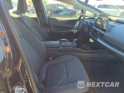 2026 Toyota Prius LE - zdjęcie 8 z 21 - miniatura