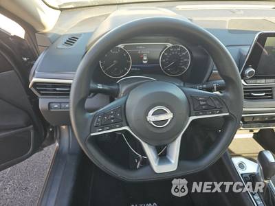 2025 Nissan Altima SV - zdjęcie 10 z 38 - miniatura