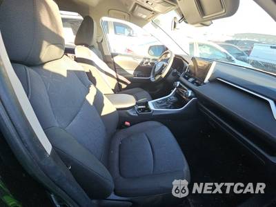 2025 Toyota RAV4 Hybrid XLE - zdjęcie 8 z 31 - miniatura