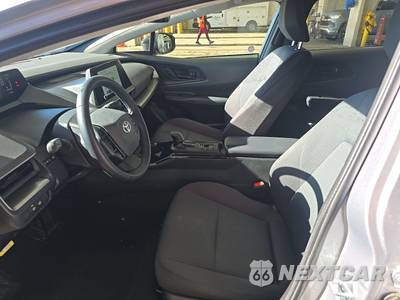2026 Toyota Prius LE - zdjęcie 7 z 27 - miniatura