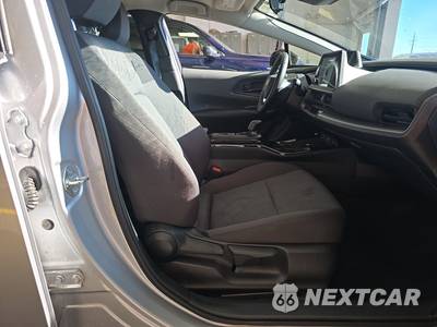 2026 Toyota Prius LE - zdjęcie 8 z 27 - miniatura