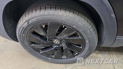 2025 Volkswagen Atlas Cross Sport 2.0T SE w/Technology - zdjęcie 13 z 33 - miniatura