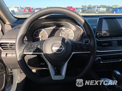 2025 Nissan Altima SV - zdjęcie 10 z 19 - miniatura