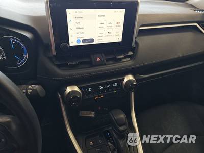 2025 Toyota RAV4 Hybrid XLE - zdjęcie 11 z 26 - miniatura
