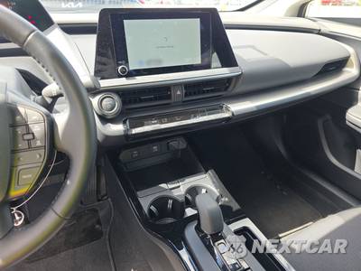 2026 Toyota Prius LE - zdjęcie 11 z 22 - miniatura