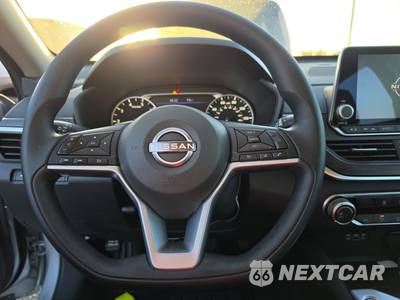 2025 Nissan Altima SV - zdjęcie 10 z 18 - miniatura