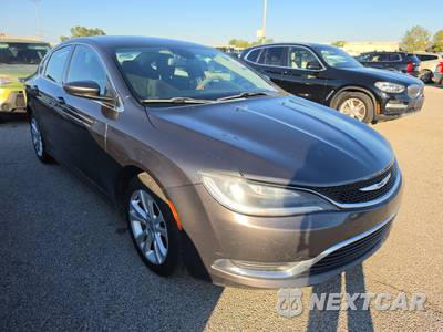 2015 Chrysler 200 Limited - zdjęcie 3 z 28 - miniatura