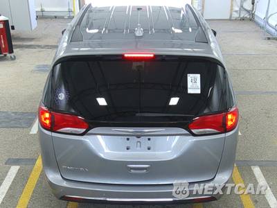 2019 Chrysler Pacifica Touring Plus 121.6" WB - zdjęcie 5 z 27 - miniatura