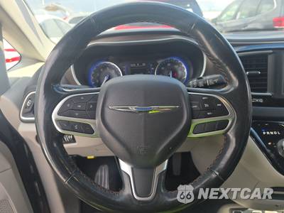2019 Chrysler Pacifica Touring Plus 121.6" WB - zdjęcie 10 z 27 - miniatura