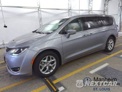 2019 Chrysler Pacifica Touring Plus 121.6" WB