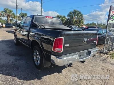 2016 Ram 1500 Laramie Crew Cab Short Bed - zdjęcie 6 z 21 - miniatura