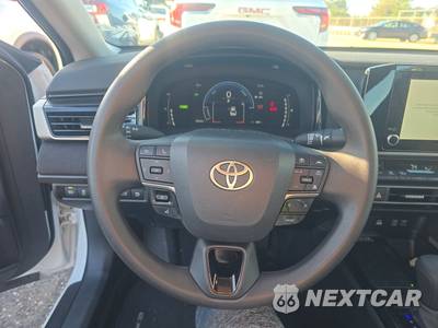 2026 Toyota Camry LE - zdjęcie 10 z 23 - miniatura