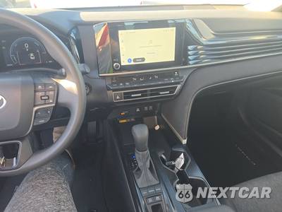 2026 Toyota Camry LE - zdjęcie 11 z 23 - miniatura