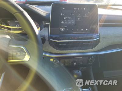2025 Jeep Compass Latitude - zdjęcie 11 z 27 - miniatura