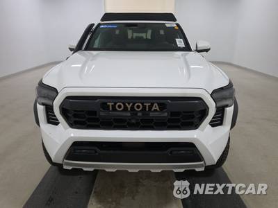 2025 Toyota Tacoma i-FORCE MAX Trailhunter Crew Cab Long Bed - zdjęcie 2 z 19 - miniatura