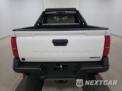 2025 Toyota Tacoma i-FORCE MAX Trailhunter Crew Cab Long Bed - zdjęcie 5 z 19 - miniatura